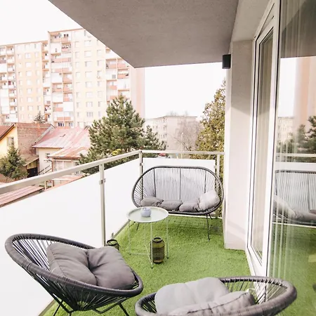 Loomena - Free Garage *