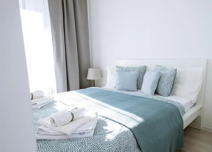 Loomena - Free Garage Apartman *