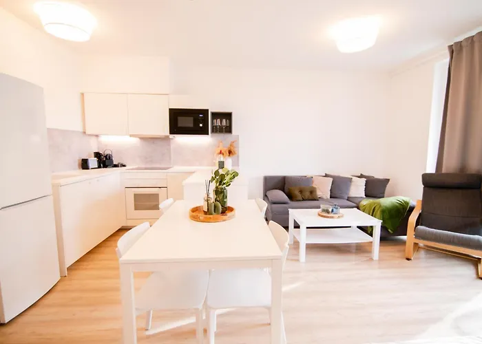 Loomena - Free Garage Apartman